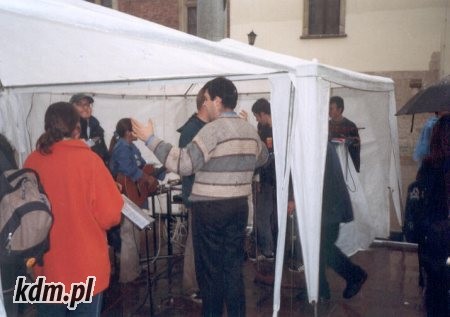 12462911.jpg